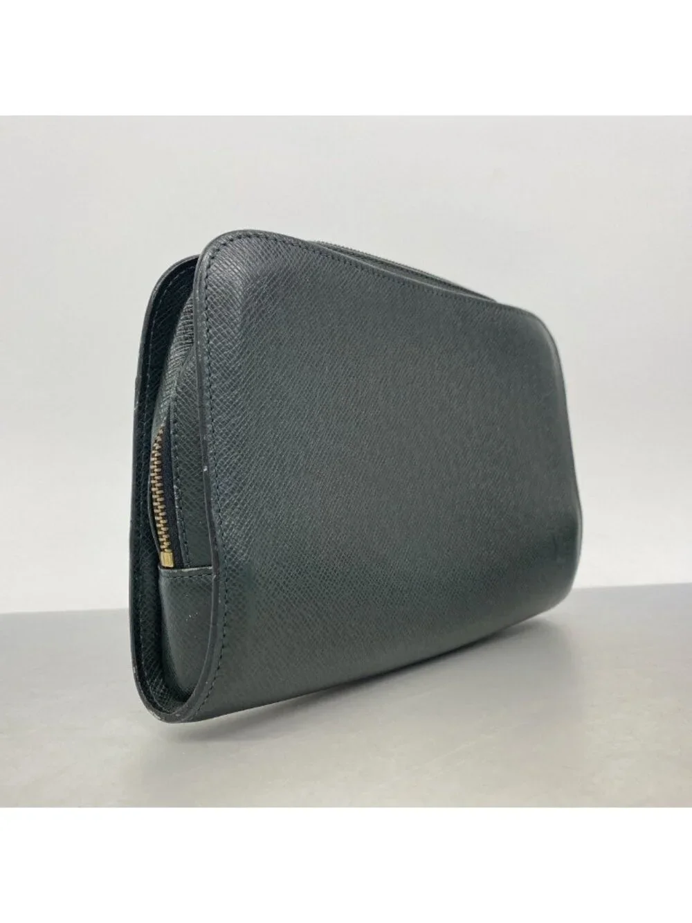 Louis Vuitton Clutch Taiga Baikal Epi